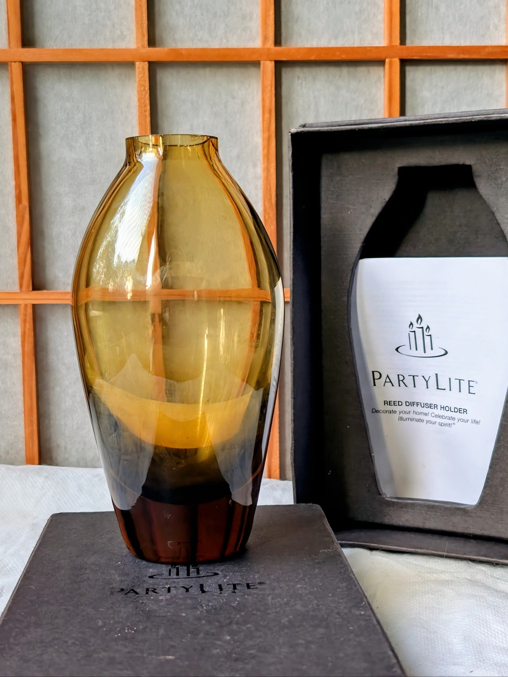 Partylite P90043 Alluring Amber Vase Reed Diffuser Holder in Box *Imperfect
